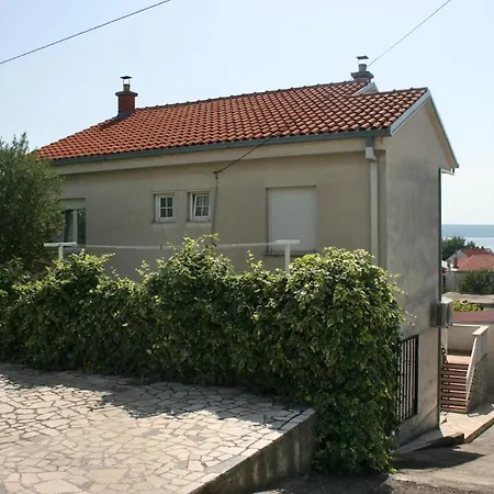 Apartment 5366b *