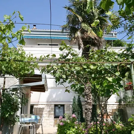Apartment 5366b *